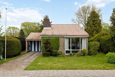 Sytsingawiersterleane 27