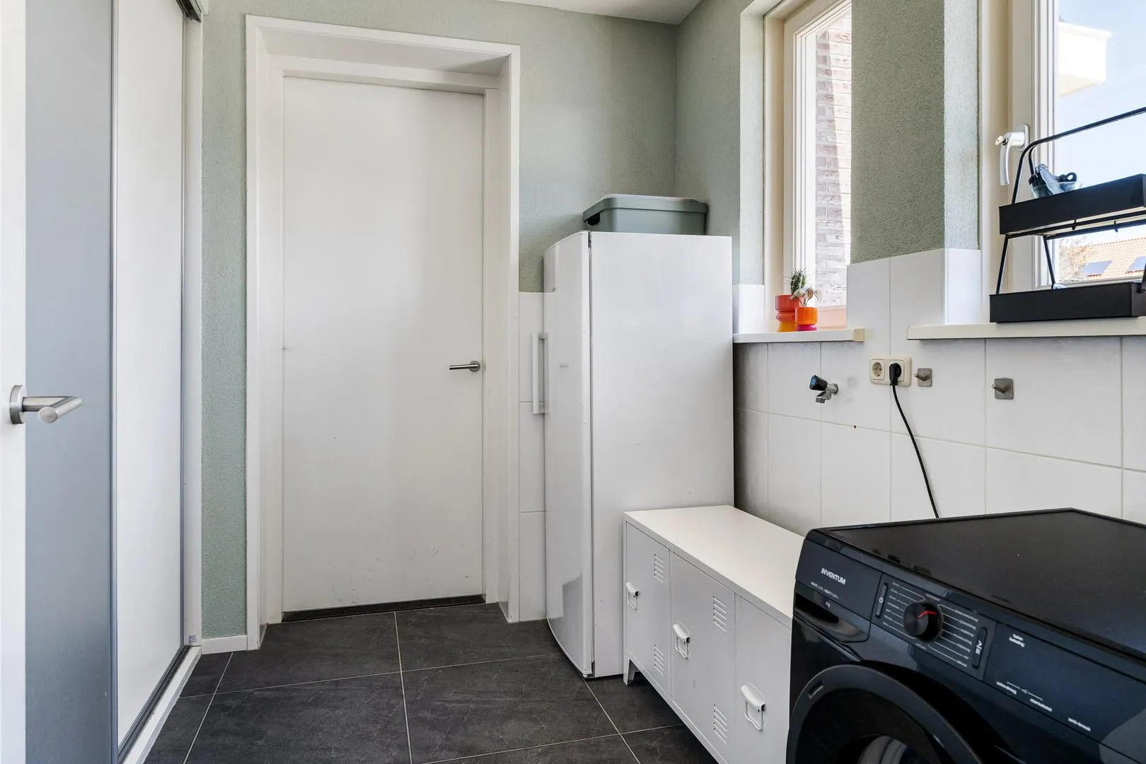 274634354.jpg