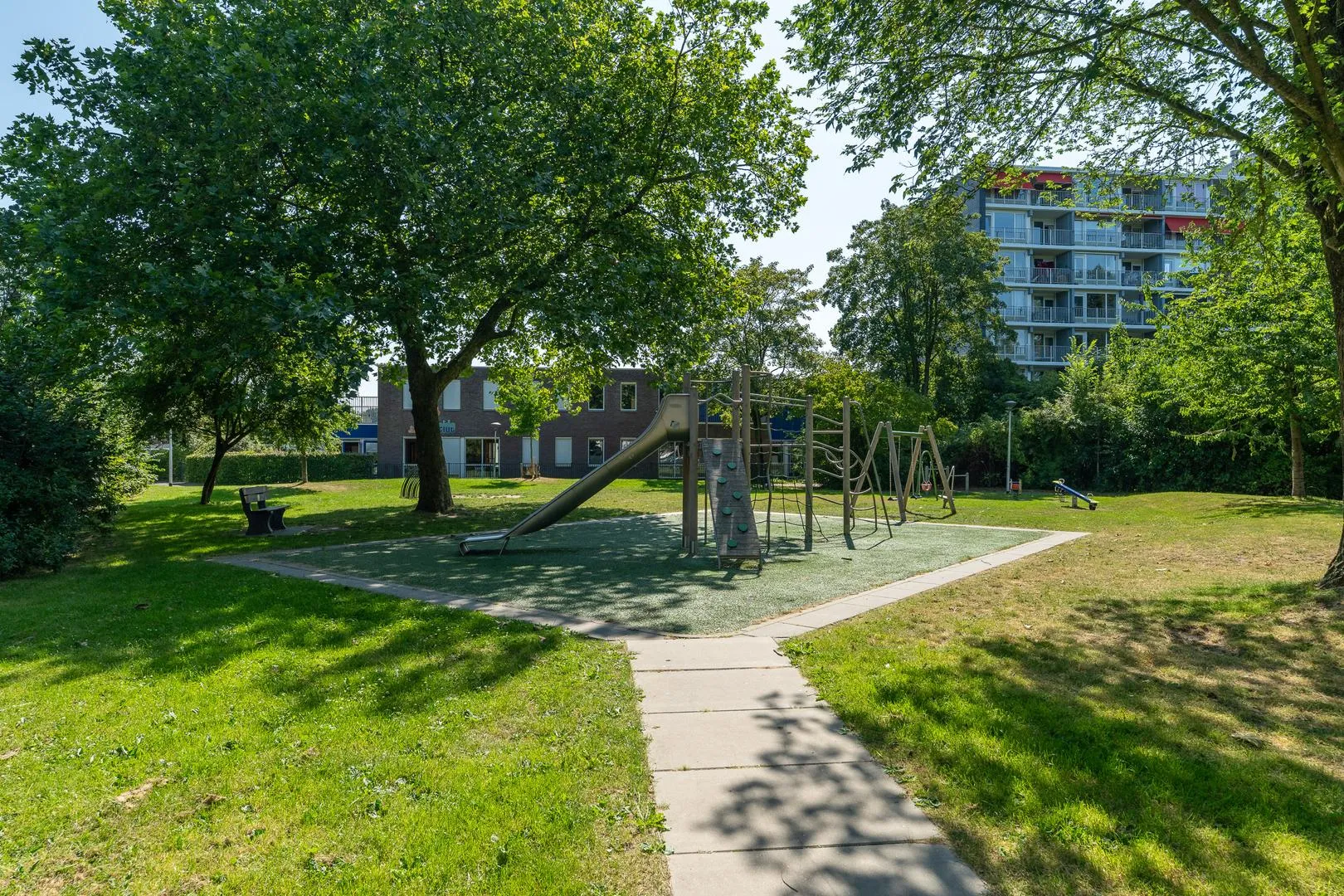 285529481.jpg