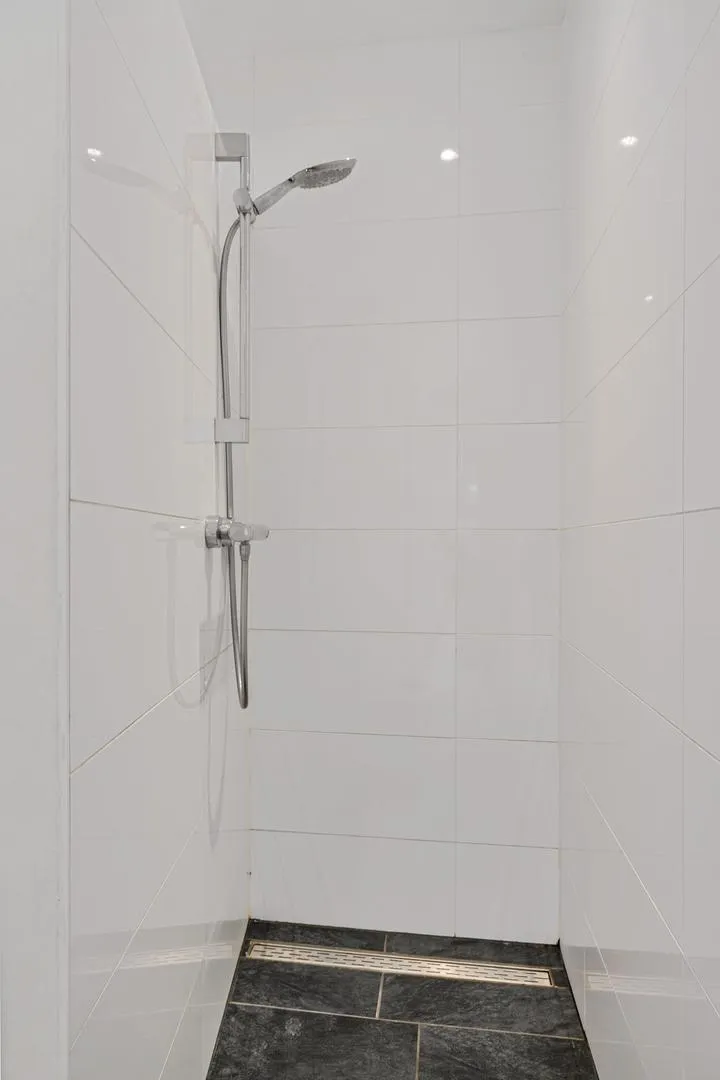 298082769.jpg
